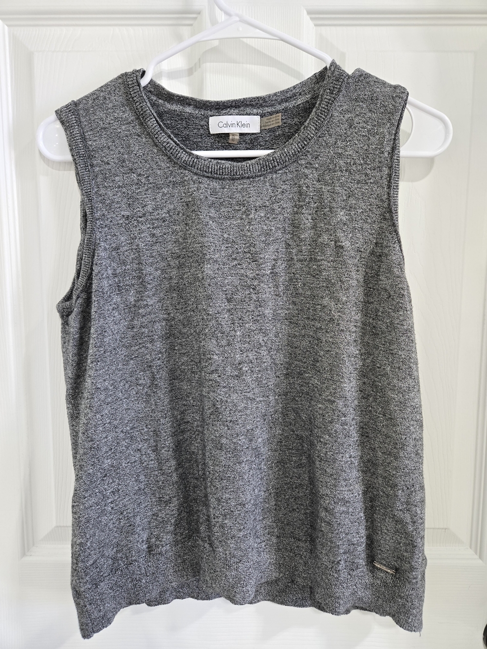 Calvin Klein Women's Gray Sleeveless Knit Top